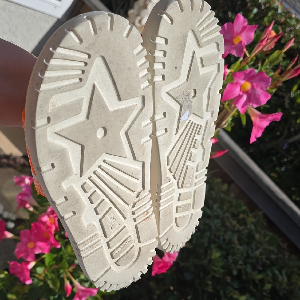 Dior Canvas Printed Slides for a Chic Look - Picture 7 of 9